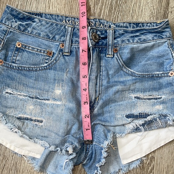 American Eagle Blue Jean Shorts Distressed Frayed Hem size 2 high rise festival - Picture 8 of 9